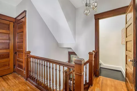 Entry Way - 1522 Pullan Ave, Cincinnati, OH 45223 photo 3 of 4