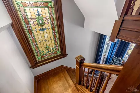 Entry Way - 1522 Pullan Ave, Cincinnati, OH 45223 photo 2 of 4
