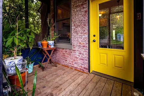 Exterior - 1522 Pullan Ave, Cincinnati, OH 45223 photo 3 of 11