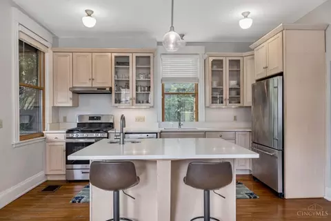 Kitchen - 1522 Pullan Ave, Cincinnati, OH 45223 photo 2 of 5
