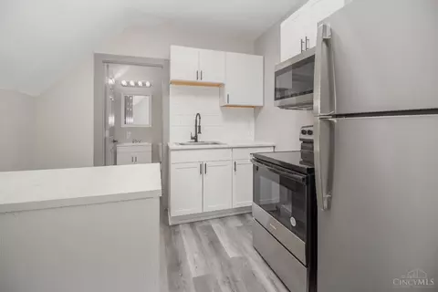 Kitchen - 848 Windham, Cincinnati, OH 45229 photo 2 of 2