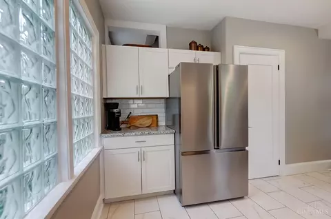 Kitchen - 1327 Edwards Rd, Cincinnati, OH 45208 photo 6 of 6