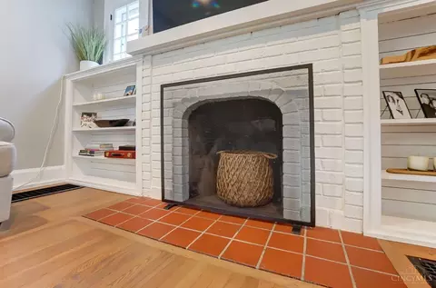 Exterior - 1327 Edwards Rd, Cincinnati, OH 45208 photo 5 of 15