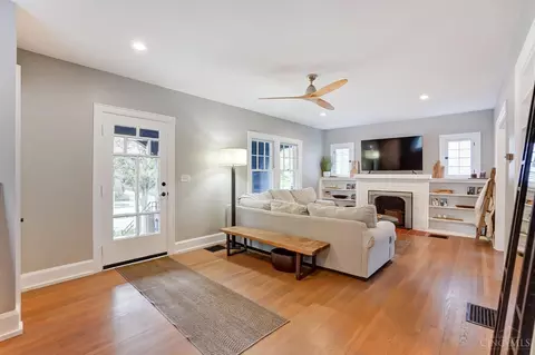 Living - 1327 Edwards Rd, Cincinnati, OH 45208 photo 3 of 5