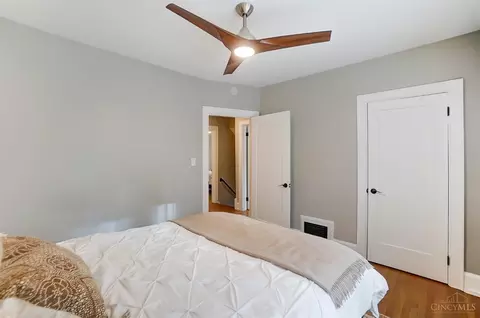 Bedroom - 1327 Edwards Rd, Cincinnati, OH 45208 photo 6 of 8