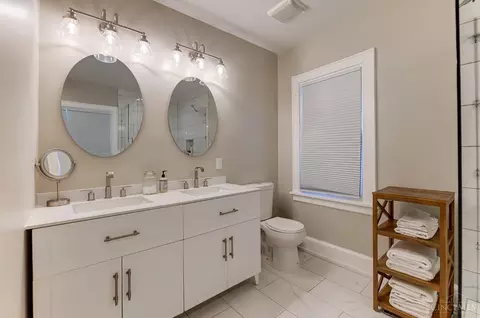 Bath - 1327 Edwards Rd, Cincinnati, OH 45208 photo 3 of 7