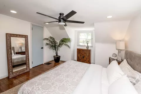 Bedroom - 6900 Hurd Ave, Cincinnati, OH 45227 photo 7 of 8