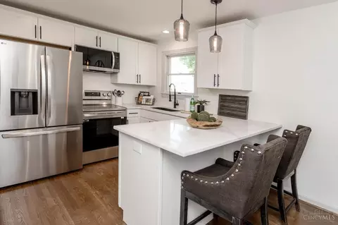 Kitchen - 6900 Hurd Ave, Cincinnati, OH 45227 photo 5 of 7