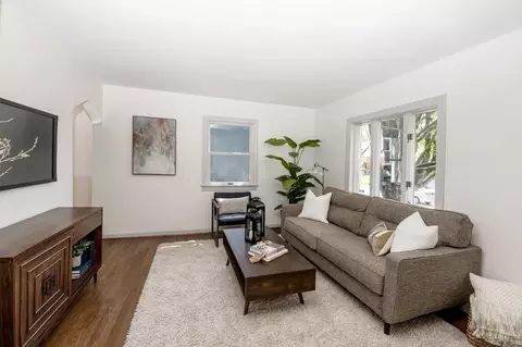 Living - 6900 Hurd Ave, Cincinnati, OH 45227 photo 3 of 4