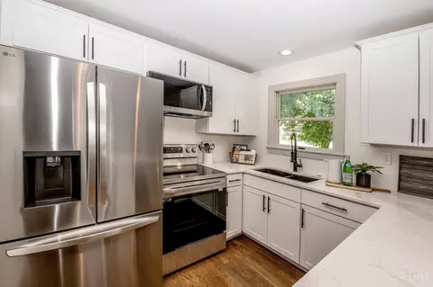 Kitchen - 6900 Hurd Ave, Cincinnati, OH 45227 photo 3 of 7