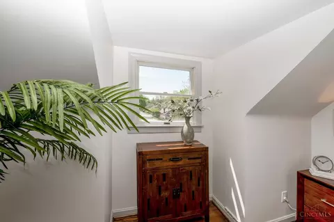 Entry Way - 6900 Hurd Ave, Cincinnati, OH 45227 photo 4 of 4