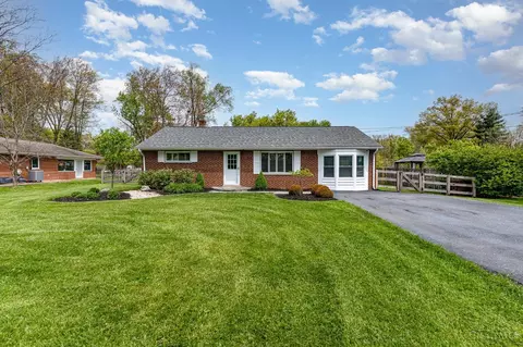 910 Hawthorne Dr, Cincinnati, OH 45245