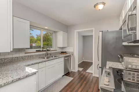Kitchen - 910 Hawthorne Dr, Cincinnati, OH 45245 photo 1 of 3