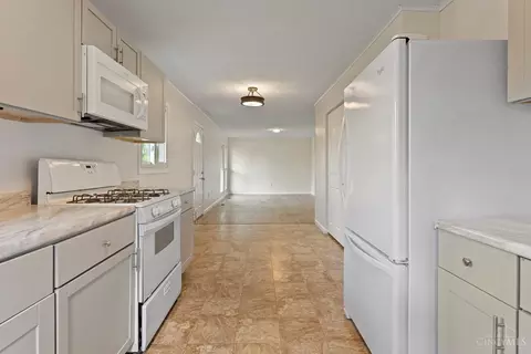 Kitchen - 9765 Yuba Ct, Cincinnati, OH 45231 photo 3 of 3