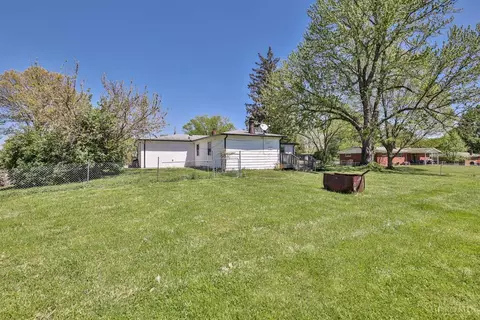 Exterior - 569 Dorgene Ln, Cincinnati, OH 45244 photo 10 of 11