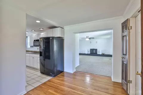 Kitchen - 569 Dorgene Ln, Cincinnati, OH 45244 photo 1 of 4