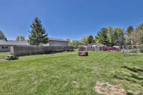 Exterior - 569 Dorgene Ln, Cincinnati, OH 45244 photo 7 of 11