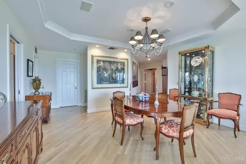 Dining - 2121 Alpine Pl #901, Cincinnati, OH 45206 photo 3 of 10