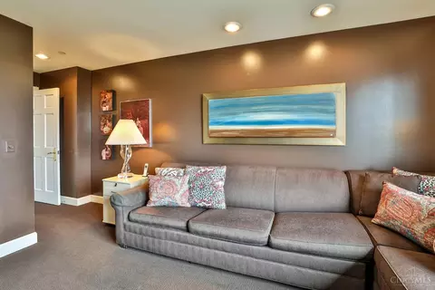 Living - 2121 Alpine Pl #901, Cincinnati, OH 45206 photo 11 of 11