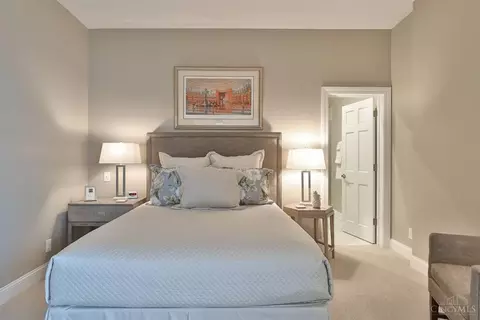 Bedroom - 2121 Alpine Pl #901, Cincinnati, OH 45206 photo 6 of 7