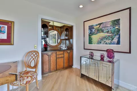 Dining - 2121 Alpine Pl #901, Cincinnati, OH 45206 photo 7 of 10