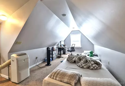 Bedroom - 3017 Euclid Ave, Cincinnati, OH 45219 photo 6 of 6