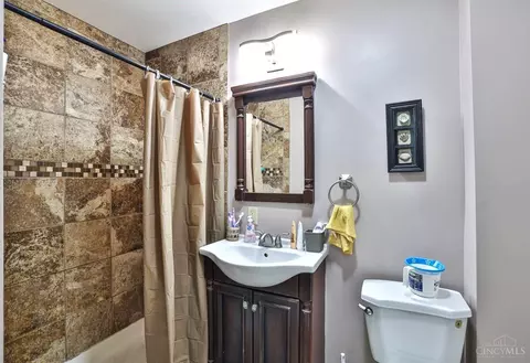 Bath - 3017 Euclid Ave, Cincinnati, OH 45219 photo 1 of 3