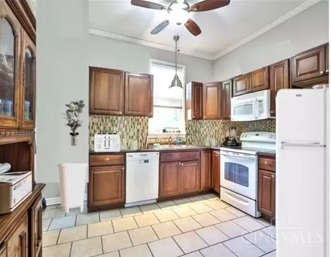 Kitchen - 3017 Euclid Ave, Cincinnati, OH 45219 photo 2 of 3