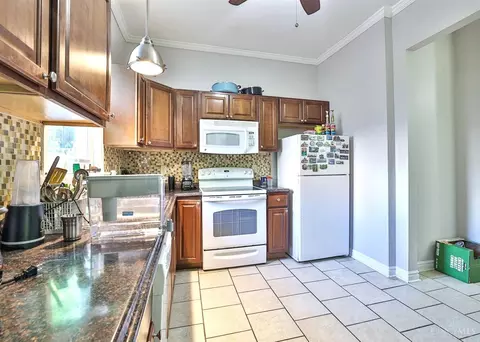 Kitchen - 3017 Euclid Ave, Cincinnati, OH 45219 photo 3 of 3