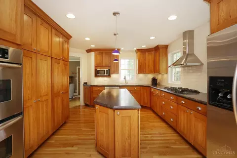 Kitchen - 8549 Sturbridge Dr, Cincinnati, OH 45236 photo 1 of 2