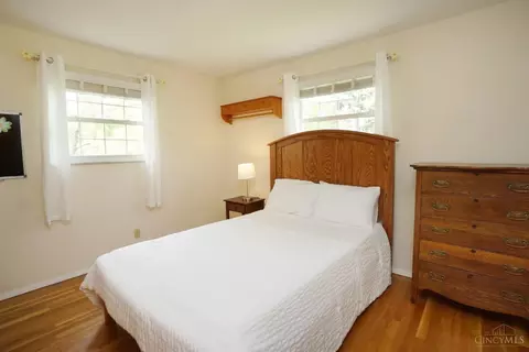 Bedroom - 8549 Sturbridge Dr, Cincinnati, OH 45236 photo 3 of 3