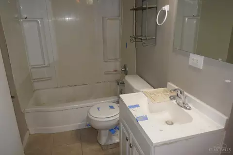 Bath - 191 Carmen Ave, Hamilton, OH 45013 photo 2 of 2