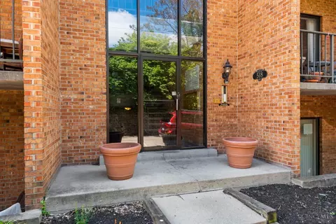 518 Riddle Rd #3, Cincinnati, OH 45220