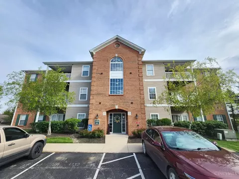5490 Michelles Oak Ct #H, Cincinnati, OH 45248