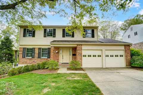 2548 Meadowmar Ln, Cincinnati, OH 45230