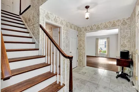 Entry Way - 6904 Mt Vernon Ave, Mariemont, OH 45227 photo 2 of 4