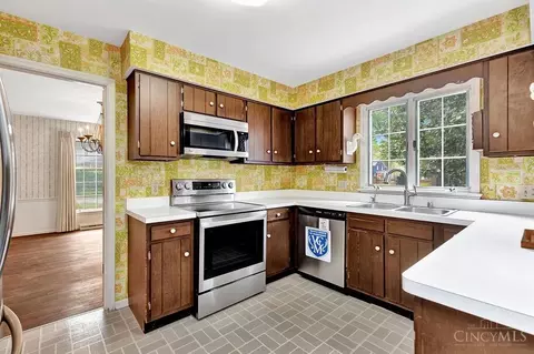 Kitchen - 6904 Mt Vernon Ave, Mariemont, OH 45227 photo 3 of 5