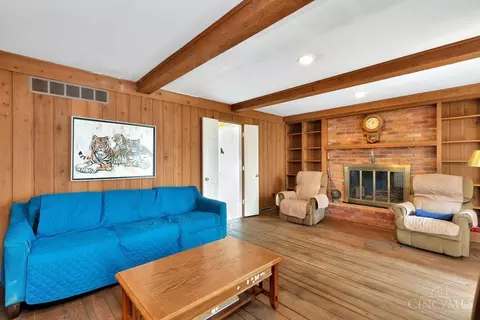 Living - 6904 Mt Vernon Ave, Mariemont, OH 45227 photo 5 of 5