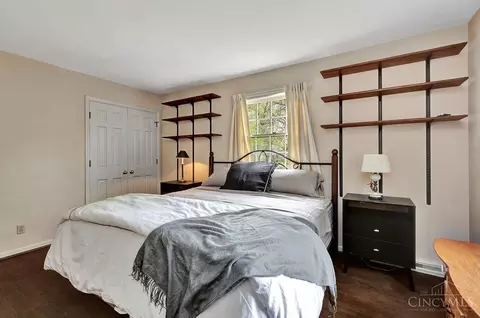 Bedroom - 6904 Mt Vernon Ave, Mariemont, OH 45227 photo 5 of 7