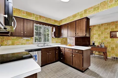 Kitchen - 6904 Mt Vernon Ave, Mariemont, OH 45227 photo 1 of 5