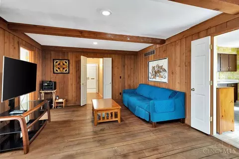 Living - 6904 Mt Vernon Ave, Mariemont, OH 45227 photo 2 of 5