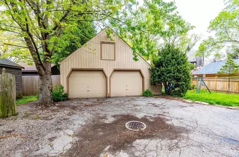 Exterior - 6904 Mt Vernon Ave, Mariemont, OH 45227 photo 5 of 8
