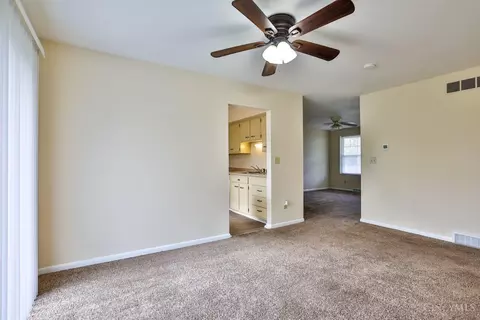 Bedroom - 11256 Pippin Rd, Cincinnati, OH 45231 photo 4 of 8