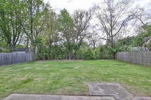 Exterior - 11256 Pippin Rd, Cincinnati, OH 45231 photo 6 of 8
