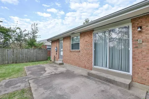 Exterior - 11256 Pippin Rd, Cincinnati, OH 45231 photo 5 of 8