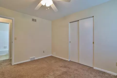 Bedroom - 11256 Pippin Rd, Cincinnati, OH 45231 photo 8 of 8