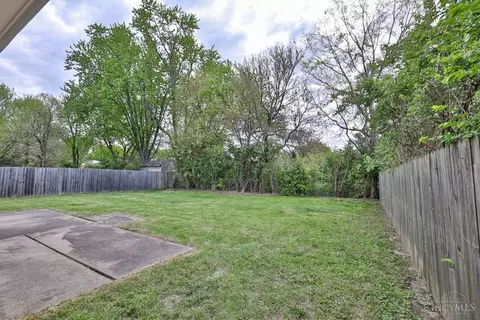 Exterior - 11256 Pippin Rd, Cincinnati, OH 45231 photo 4 of 8