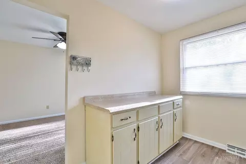 Kitchen - 11256 Pippin Rd, Cincinnati, OH 45231 photo 2 of 4