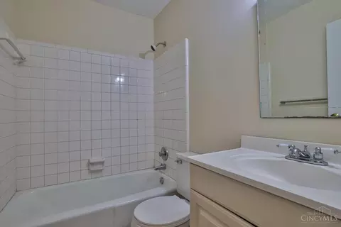 Bath - 11256 Pippin Rd, Cincinnati, OH 45231 photo 3 of 3