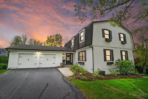 7234 Camargowoods Dr, Madeira, OH 45243